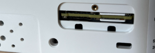 EDGE 800W SIM Slots.png